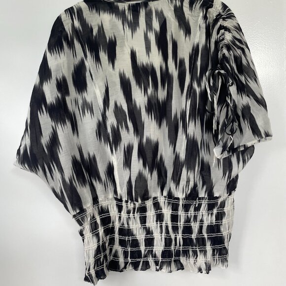 Karen Kane Black and White‎ Modern Print Blouse, Front-Buttons, Ruched Waist, S - Picture 2 of 4